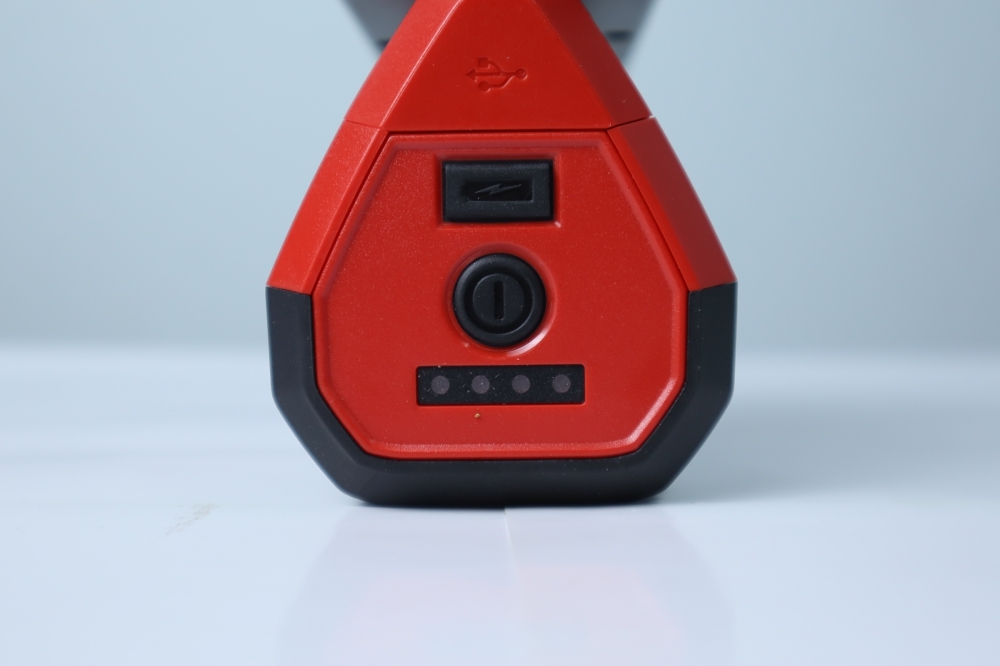 Đèn chiếu sáng trục xoay Milwaukee M12 PAL-0