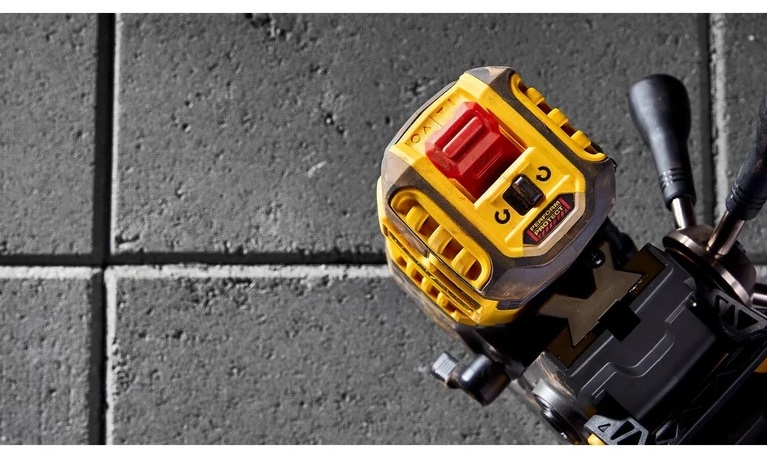Máy khoan từ dùng pin Dewalt DCD1623N-B1