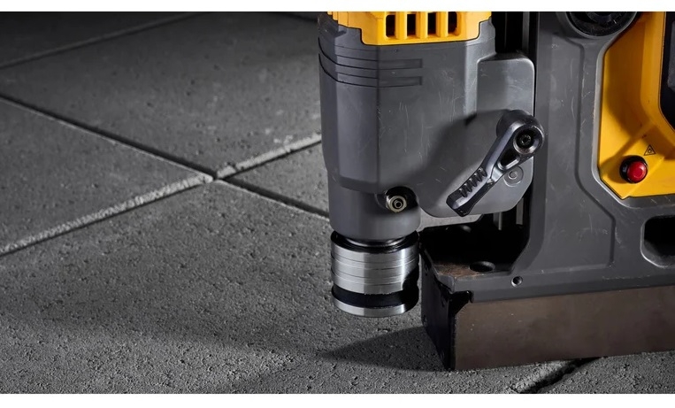 Máy khoan từ dùng pin Dewalt DCD1623N-B1