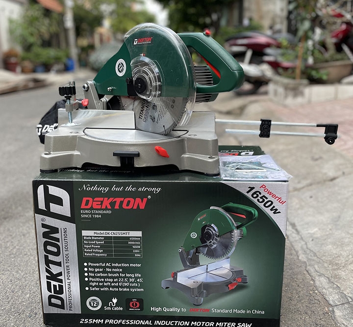 Máy cắt nhôm gỗ dùng điện Dekton DK-CN255MTT (Có kèm lưỡi 255mm)