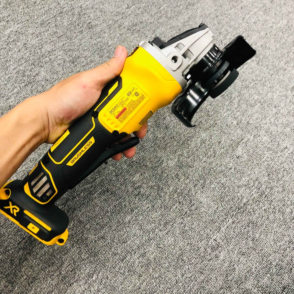 Dewalt DCG413BD2 Máy mài góc dùng pin 20Vmax/BL (Thân máy + 2 Pin DCD183 2Ah + Sạc DCD1102 + Túi vải)