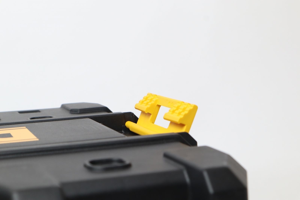Vali nhựa Dewalt N442425