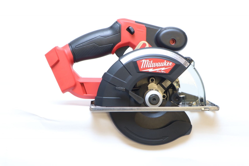Máy cắt kim loại Milwaukee M18 FMCS-0X ( Chưa Pin & Sạc )
