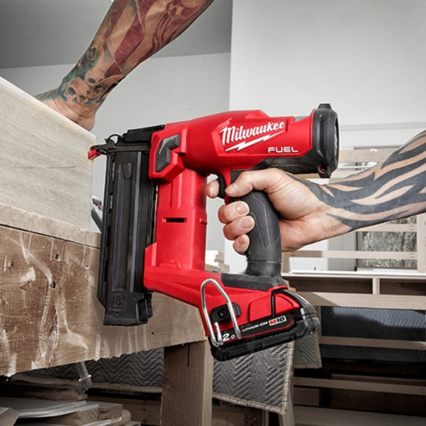 Máy bắn đinh dùng pin 18V Milwaukee M18 FN18GS-0X0 (Chưa Pin & Sạc)