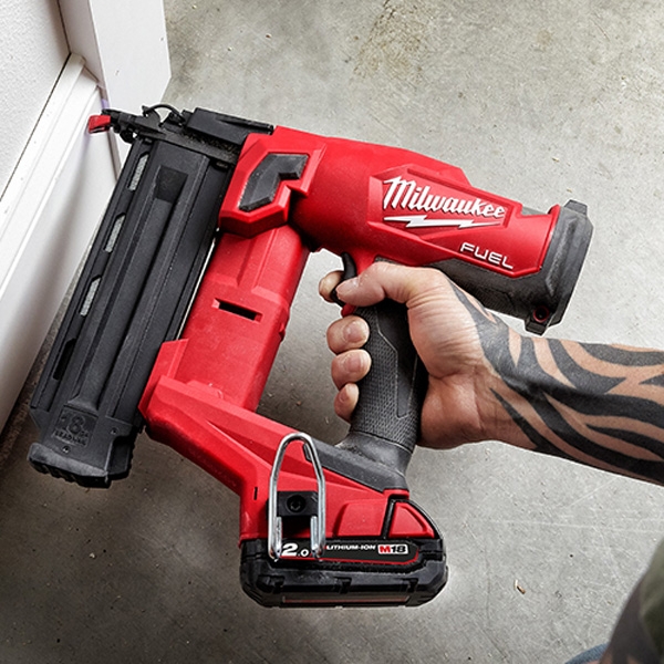Máy bắn đinh dùng pin 18V Milwaukee M18 FN18GS-0X0 (Chưa Pin & Sạc)