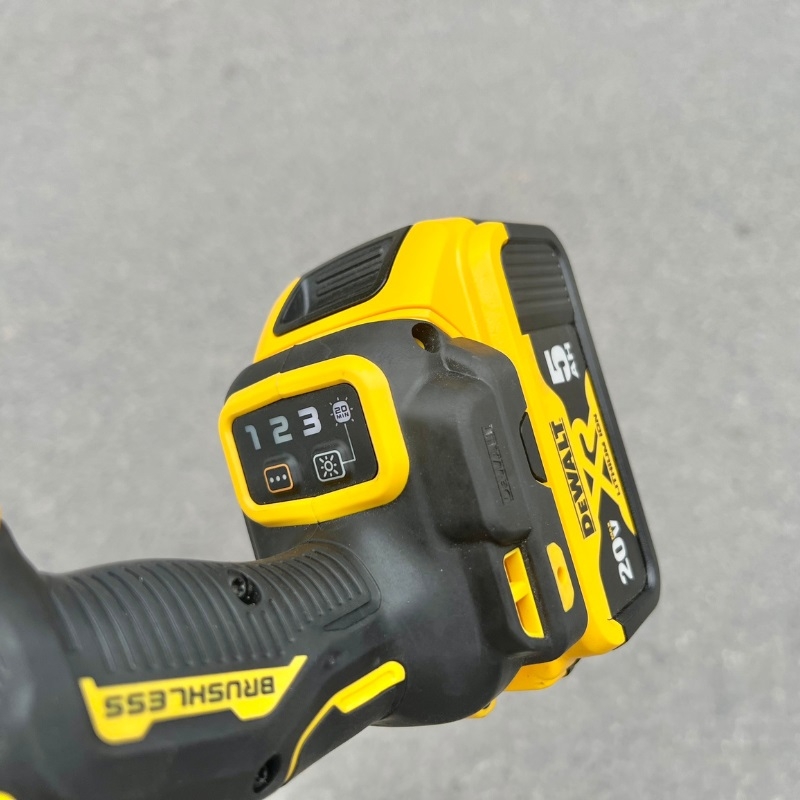 Máy vặn vít pin Dewalt DCF860N-B1