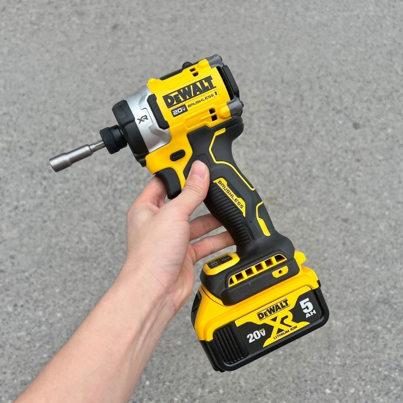 Máy vặn vít pin Dewalt DCF860N-B1