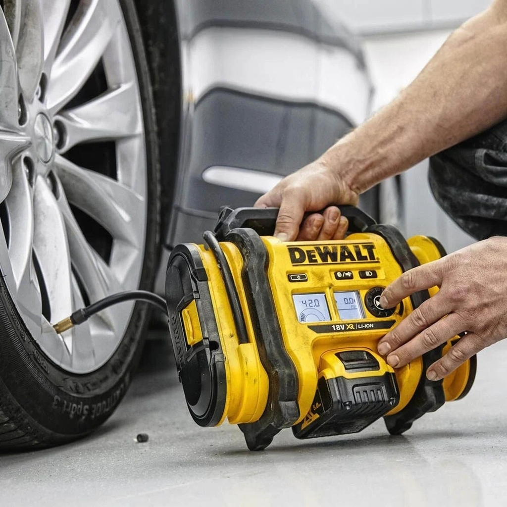 Máy bơm hơi dùng pin Dewalt DCC018N-XJ