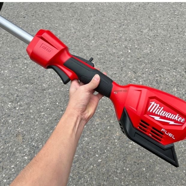 Máy cắt cỏ Milwaukee M18 FOPH-0