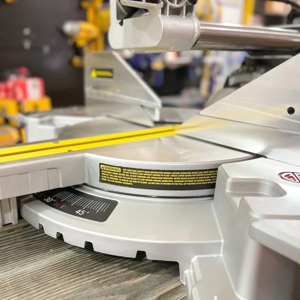 Máy cưa trục trượt dùng điện để bàn 1800W Stanley SM18-B1