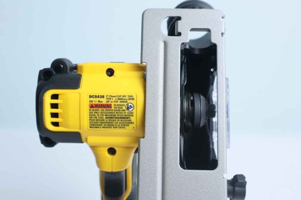 Máy cắt đa năng dùng pin Dewalt DCS438B