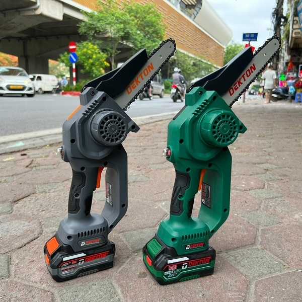 Máy cưa xích pin 21V Dekton M21-CS08BLC