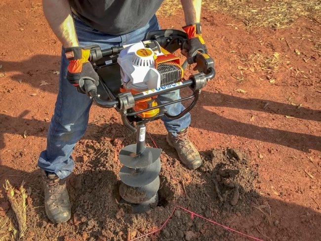 Máy khoan đất BT230 dùng xăng