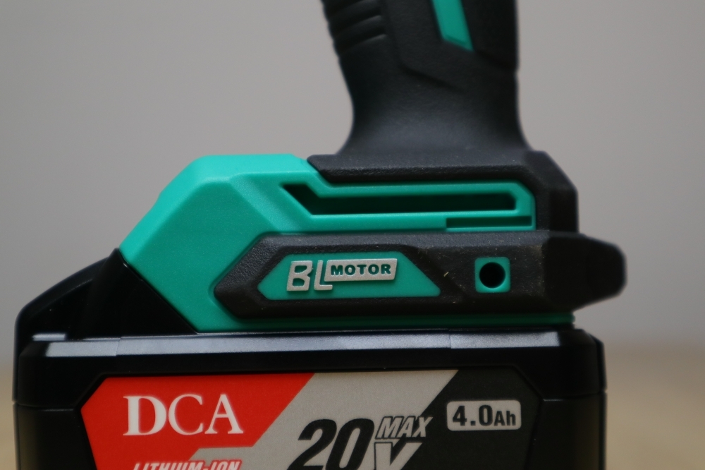 Máy khoan động lực không chổi than dùng pin DCA ADJZ2060iAM