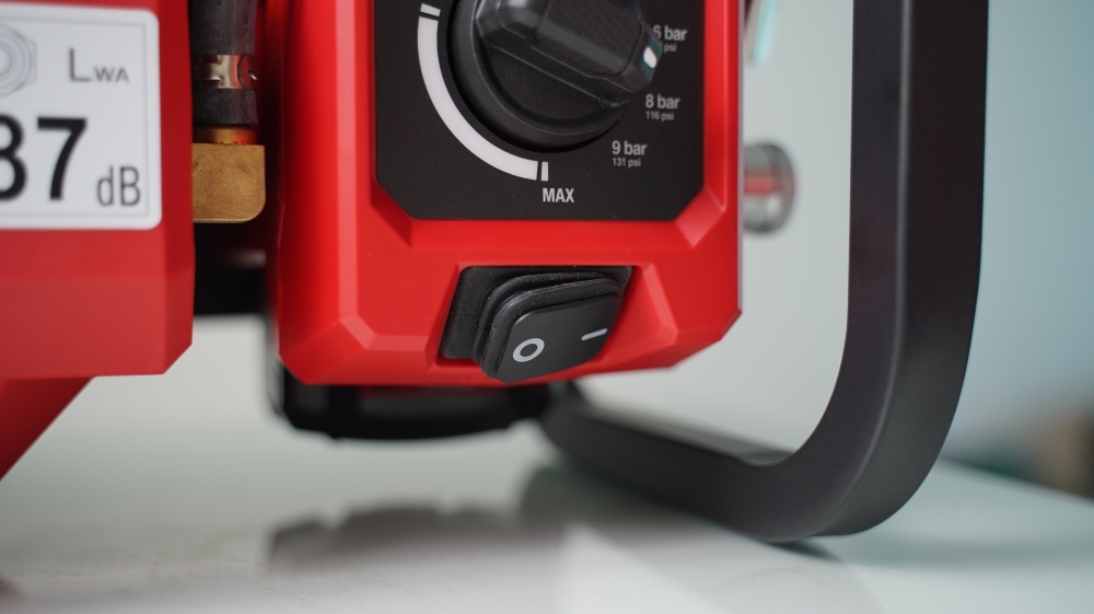 Máy nén khí dùng pin 18V Milwaukee M18 FAC-0