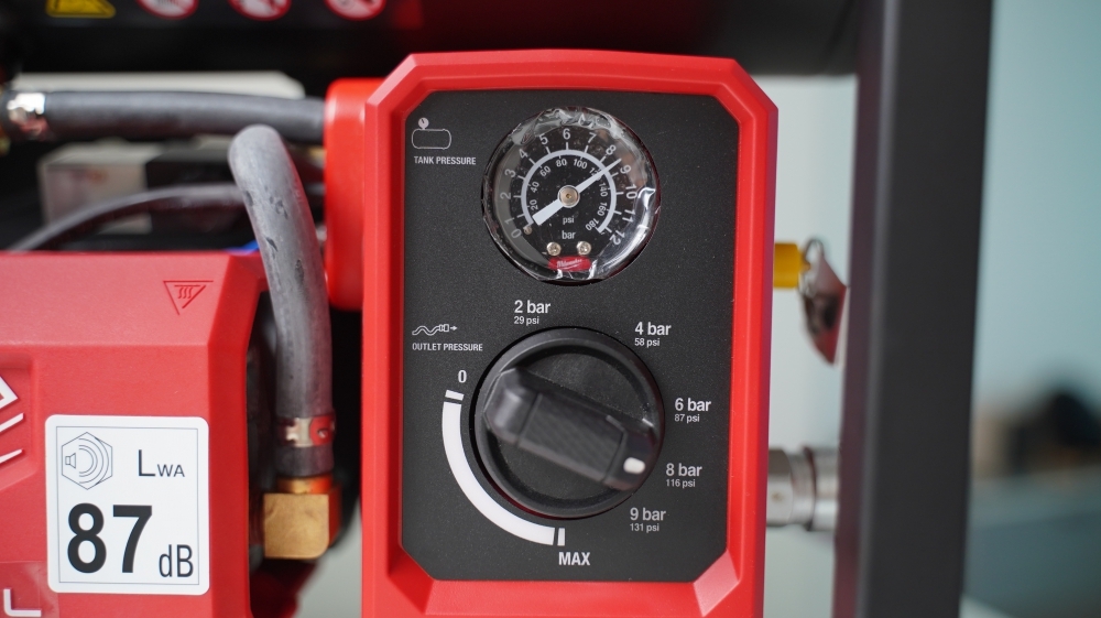 Máy nén khí dùng pin 18V Milwaukee M18 FAC-0