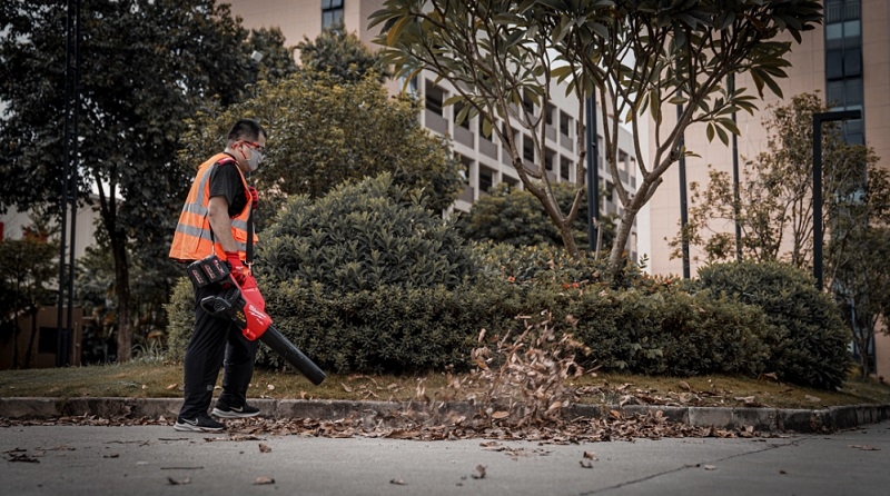 Máy thổi bụi Milwaukee M18 BBL-0