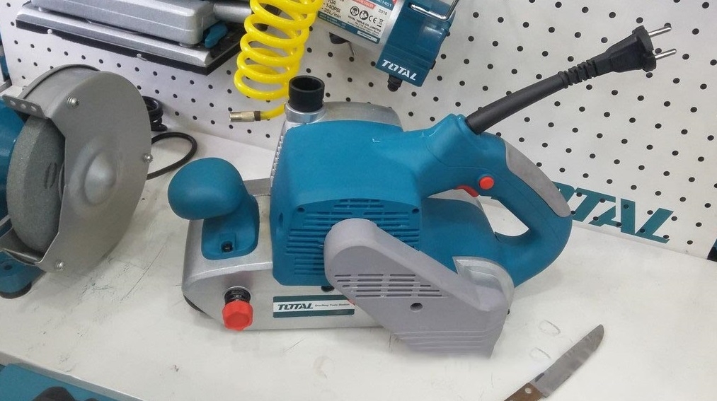 Máy chà nhám tăng TBS12001 TOTAL