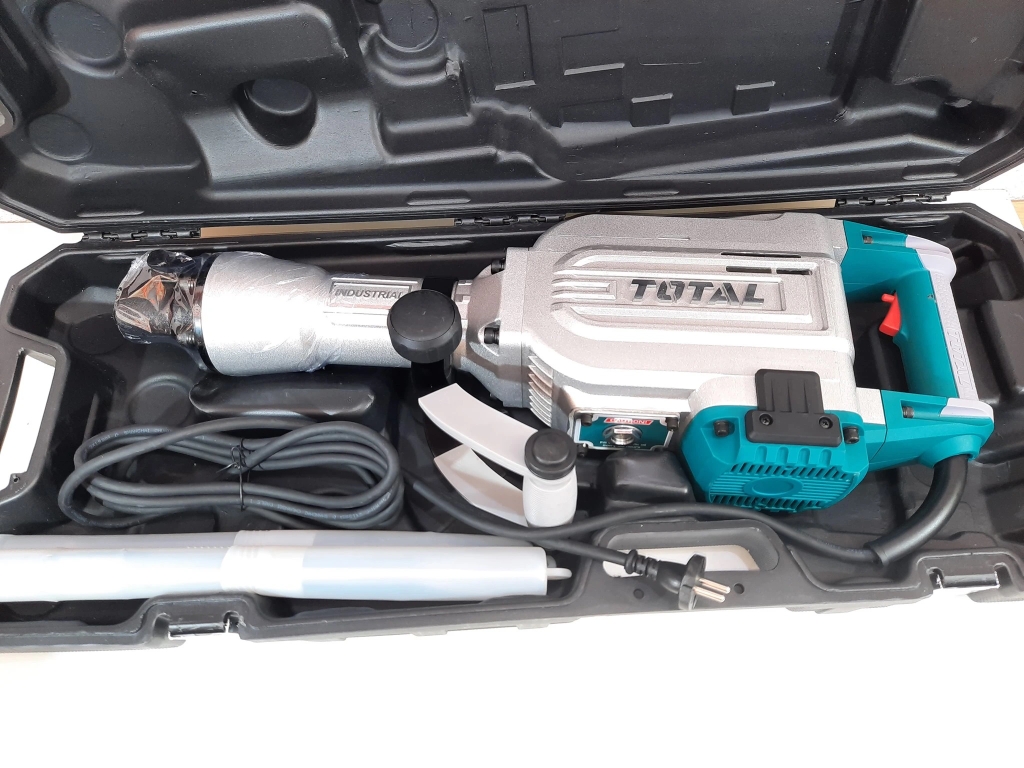 Máy đục bê tông 1700W TH217458 TOTAL