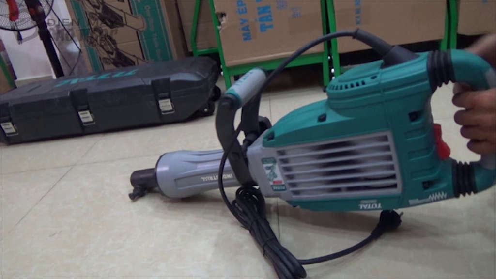 Máy đục bê tông TH217506 TOTAL