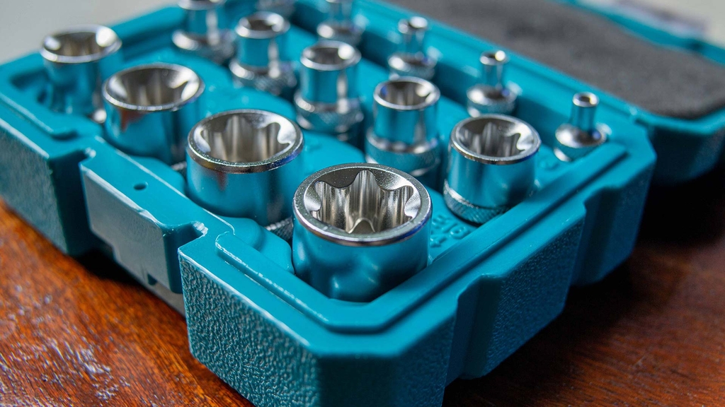 Bộ 14 đầu tuýp loại E THKTETS0114 TOTAL