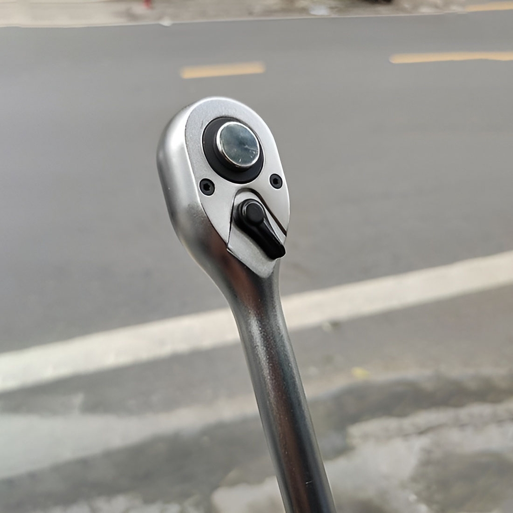Tay vặn mở rộng 1/2 inch dài 320-450mm THT106128L TOTAL