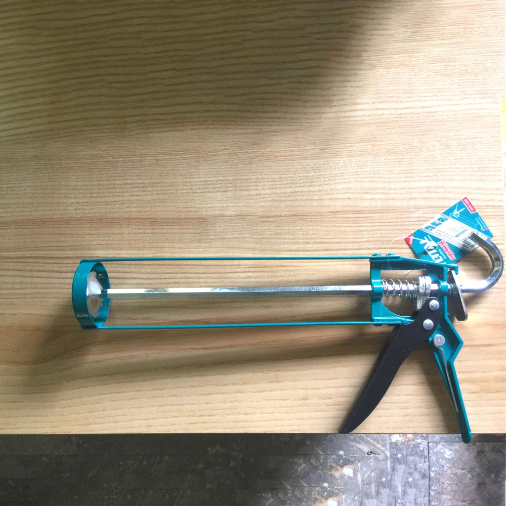 Súng bơm silicol THT21309 TOTAL