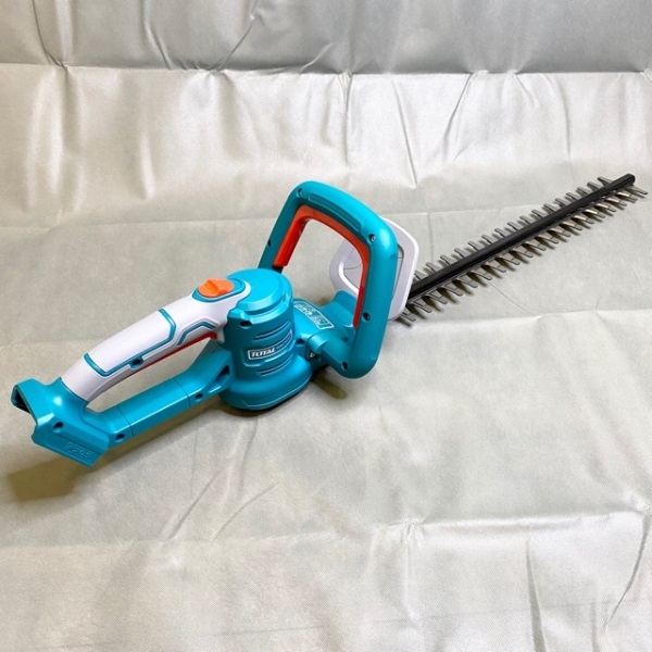 Máy cắt hàng rào dùng pin 20V THTLI20461 TOTAL