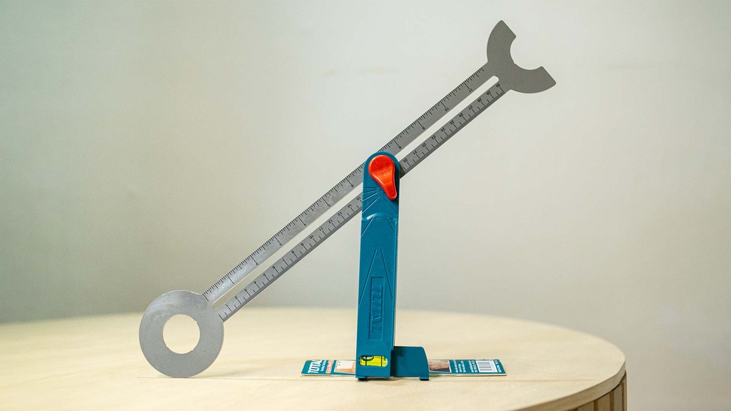 Thước góc vuông 300mm TAHS3011 TOTAL