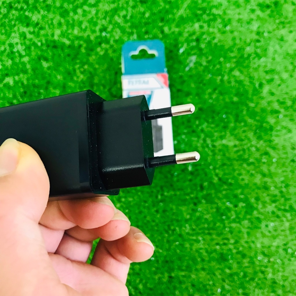 Đầu sạc 5V/2A TCLI120502 TOTAL