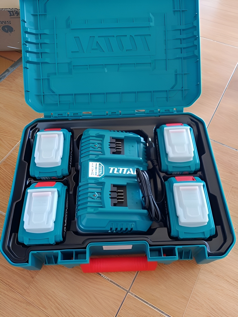 Bộ 4 pin TFBLI2053 và 1 sạc đôi TFCLI2034E dùng pin 20V TFBCLI20245 TOTAL