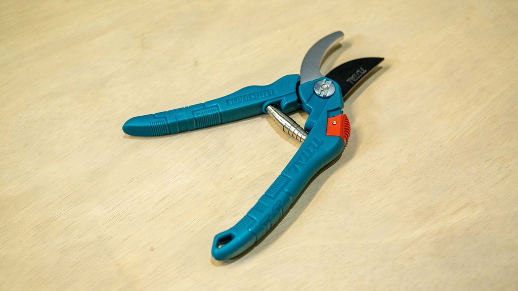 Kéo cắt tỉa 200mm THT0201 TOTAL
