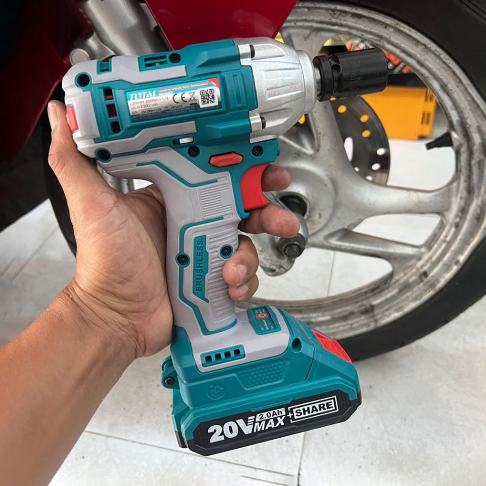 Máy siết vít và siết buloong dùng pin 20V TIWLI20208 TOTAL