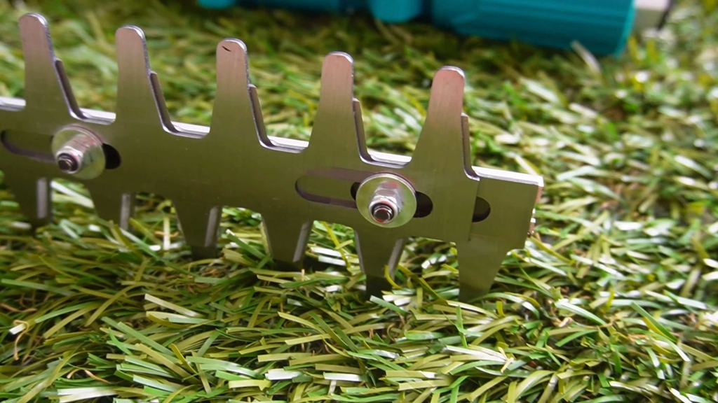 Máy cắt hàng rào dùng pin 20V (không kèm pin & sạc) TPHT201601 TOTAL