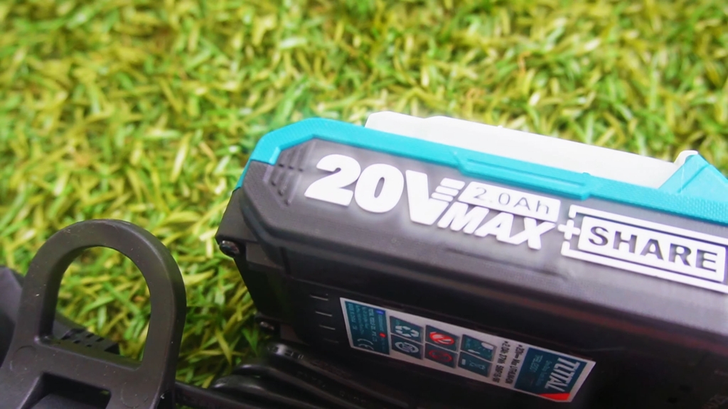 Máy cắt hàng rào dùng pin 20V (không kèm pin & sạc) TPHT201601 TOTAL