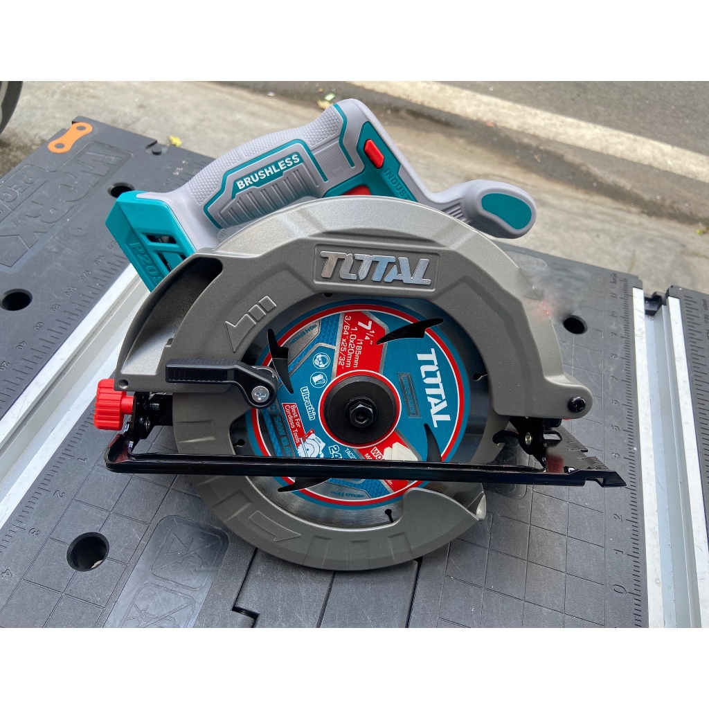 Máy cưa đĩa tròn dùng pin 20V TSLI18511 TOTAL