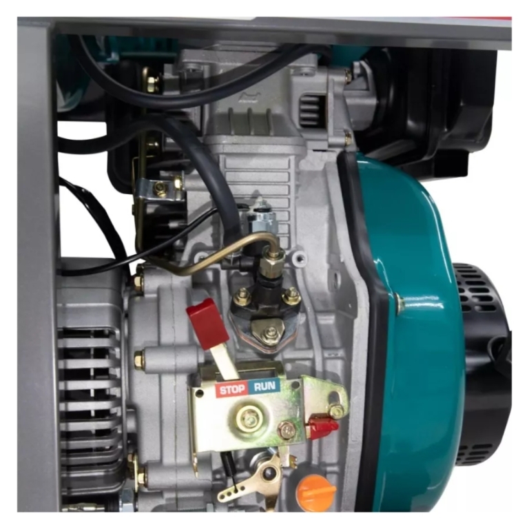 Máy phát điện dùng dầu diesel (kết hợp chức năng máy hàn) 4.6KKW/180 A Total TP446001