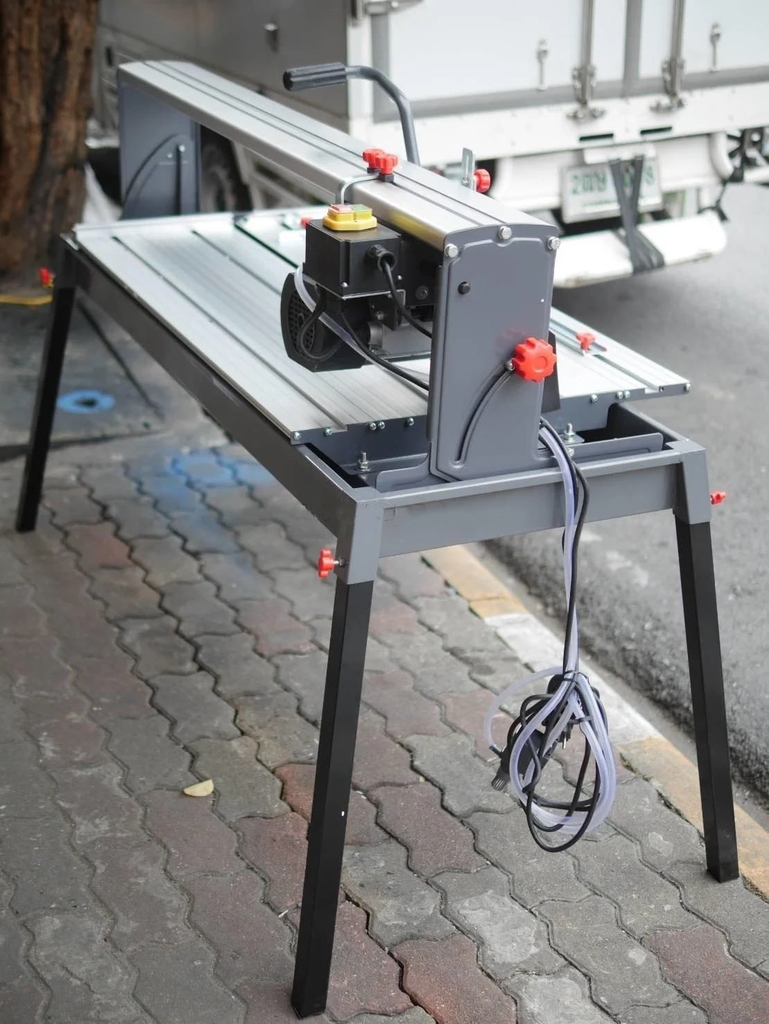 Máy cắt gạch bàn Total BH 3 tháng TS6112501 TOTAL
