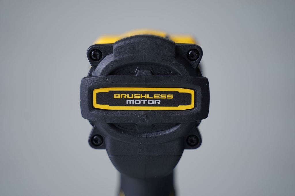 Máy siết bulong Dewalt DCF921N-B1