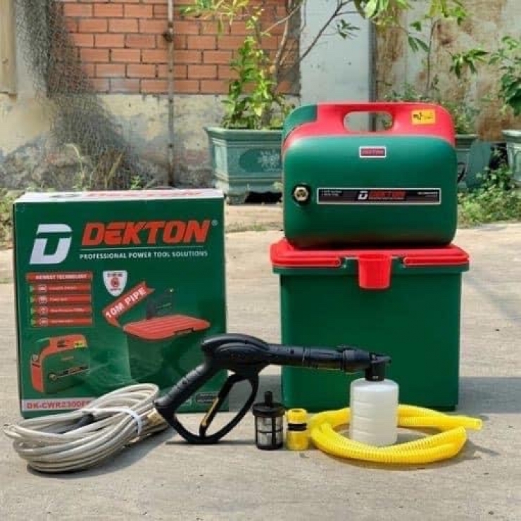 Máy rửa xe dùng điện có chống giật Dekton DK-CWR2300FB