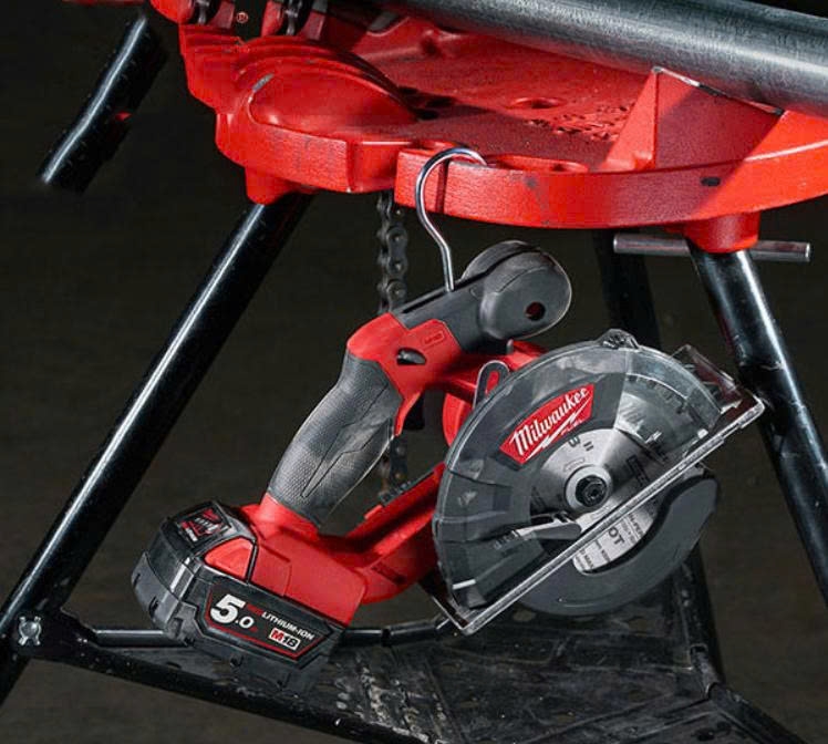 Máy cắt kim loại Milwaukee M18 FMCS-0X ( Chưa Pin & Sạc )