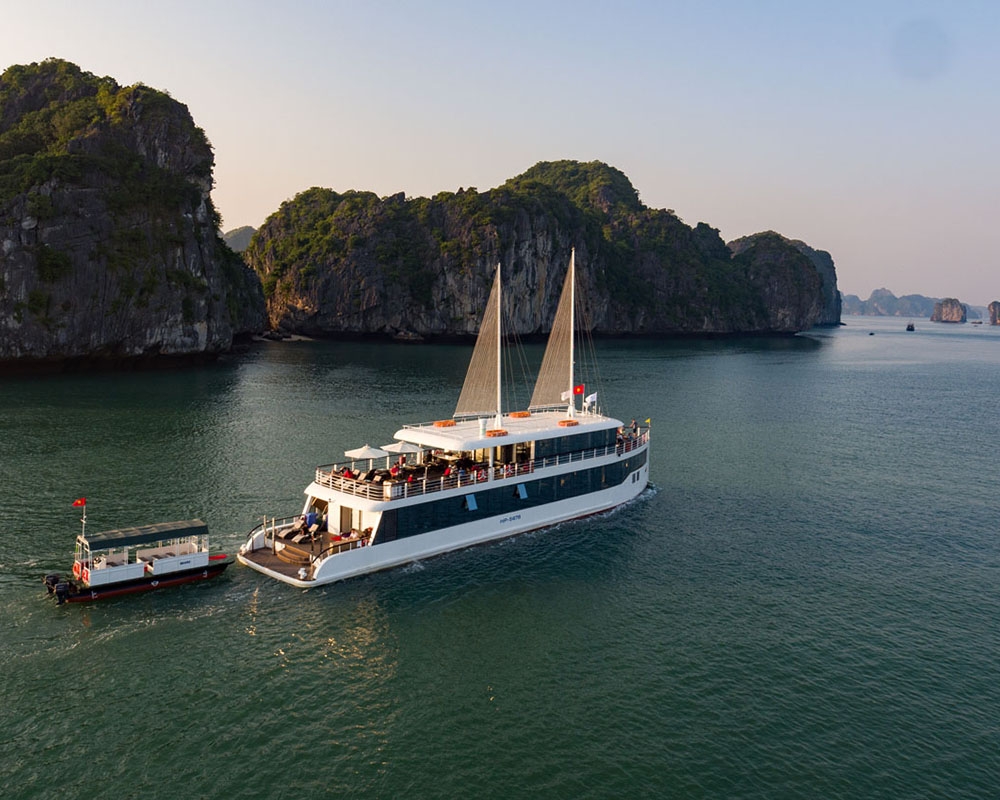 JADE SAILS day cruise tham quan vịnh Lan Hạ 1 ngày | Hãng du lịch QMG Travel