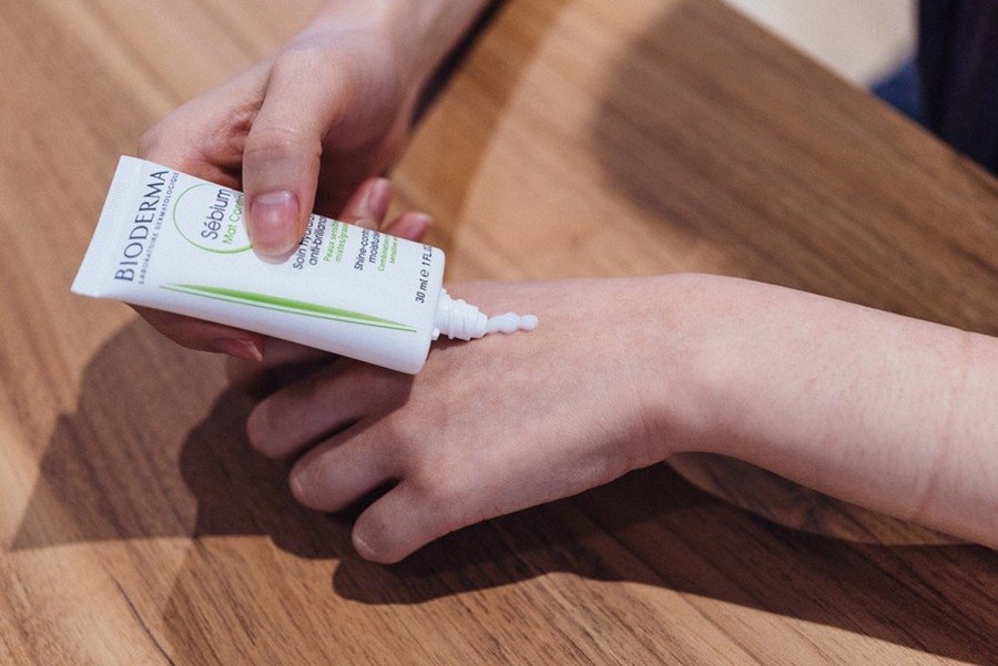 Kem Dưỡng Kiểm Soát Bã Nhờn Bioderma Sebium Mat Control 30ml