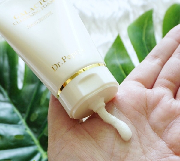 Sữa Rửa Mặt Tạo Bọt Dưỡng Trắng Da Dr.Pepti+ Galacto Cleansing Foam 110ml