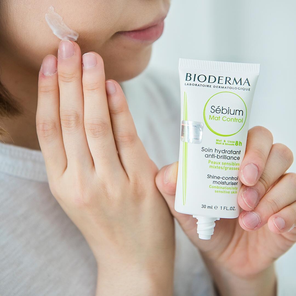 Kem Dưỡng Kiểm Soát Bã Nhờn Bioderma Sebium Mat Control 30ml