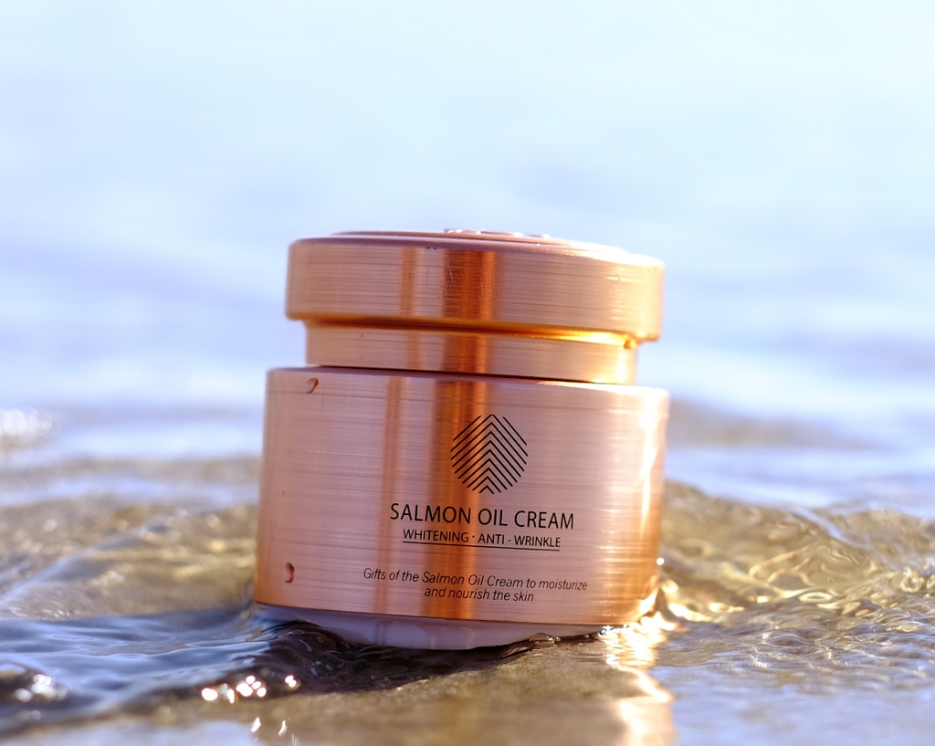 Kem Dưỡng Trắng Da, Chống Lão Hóa Chiết Xuất Dầu Cá Hồi Cre8skin Salmon Oil Cream 80g