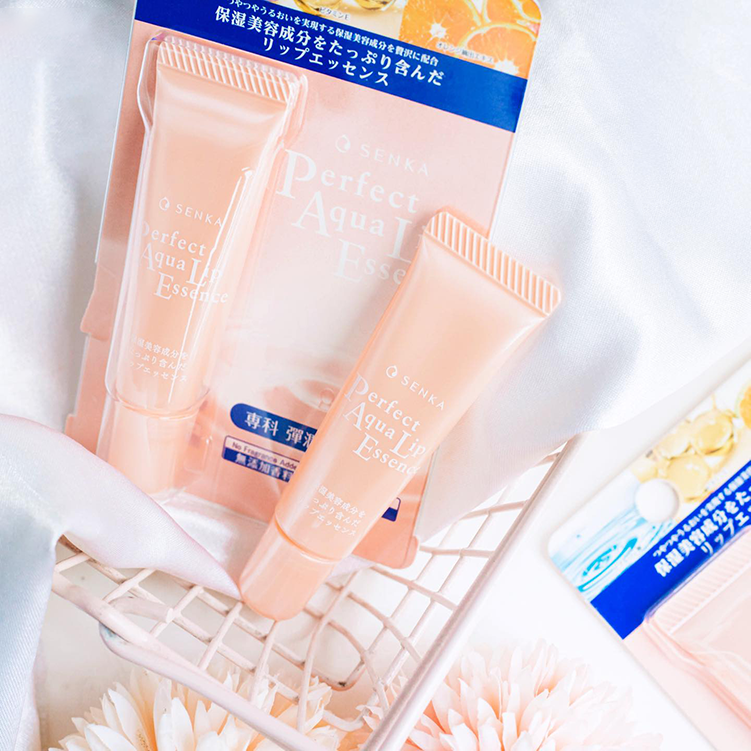 Tuýp dưỡng môi Senka Perfect Aqua Lip Essence 10g
