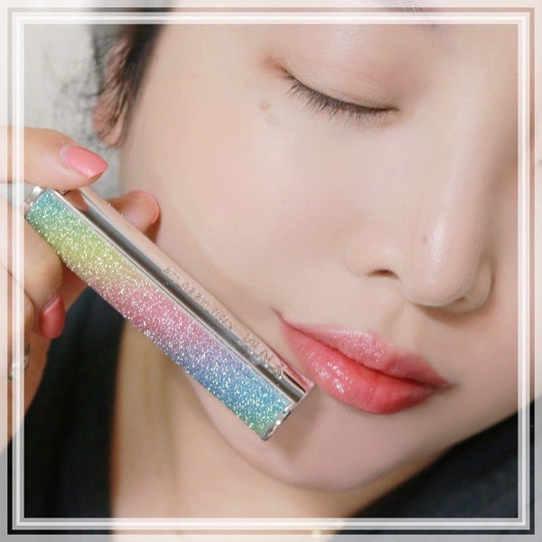 Son Dưỡng Môi Đổi Màu YNM Rainbow Honey Lip Balm 3.2g