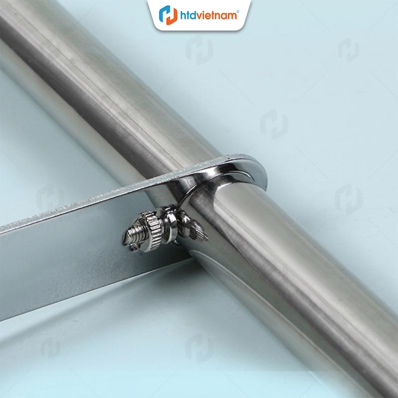 Cận cảnh ốc xiết cố định tay đỡ giữ ống inox tròn phi 25mm