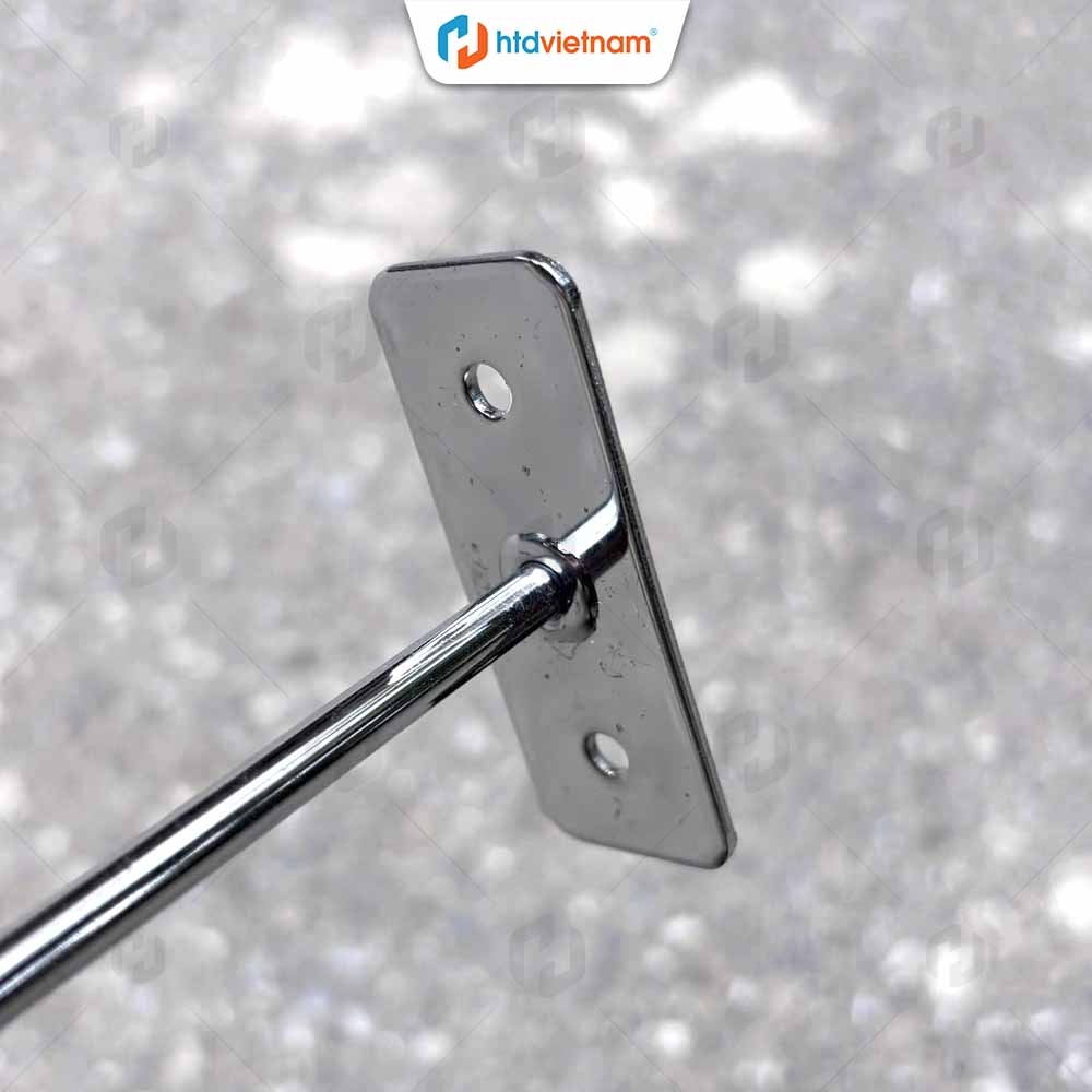Cận cảnh mối hàn nối thân móc với bản đế hai lỗ của móc treo đơn MT-T013